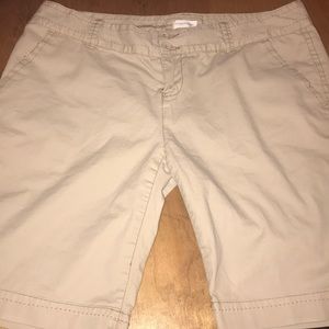 Excellent condition ~Maurices ~ Bermuda shorts
